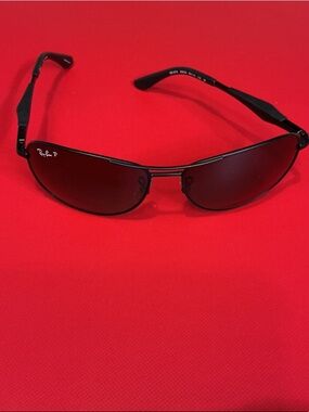 Ray-Ban Men’s Black Metal Pilot Sunglasses with Dark Lenses